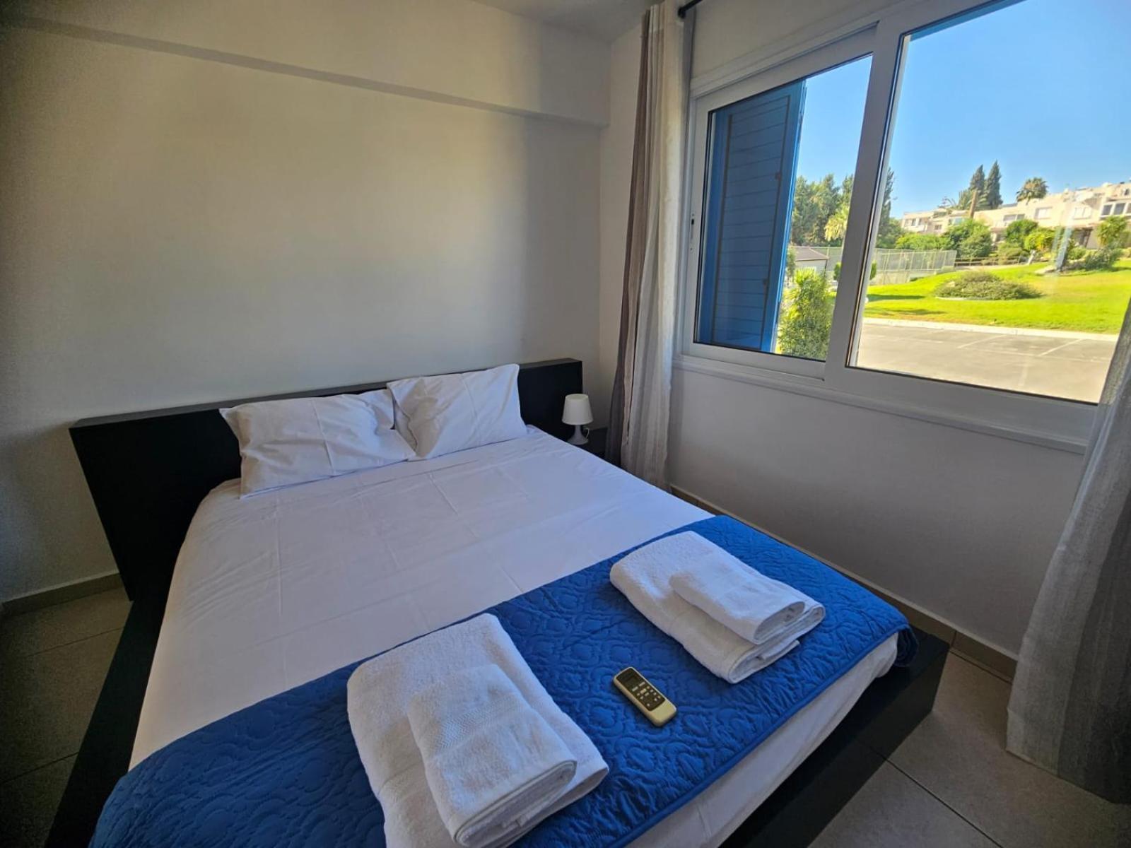 Horizon Bliss At Coral Bay Apartment Peyia Bagian luar foto