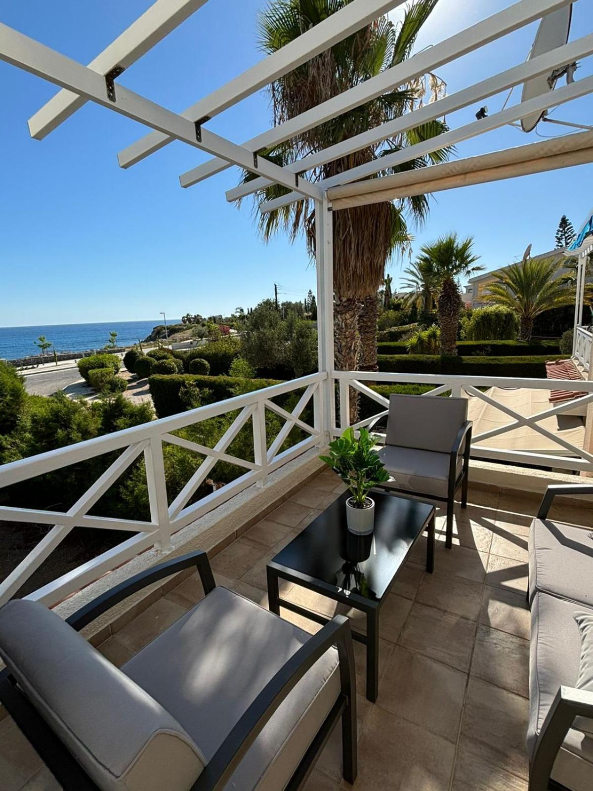 Horizon Bliss At Coral Bay Apartment Peyia Bagian luar foto